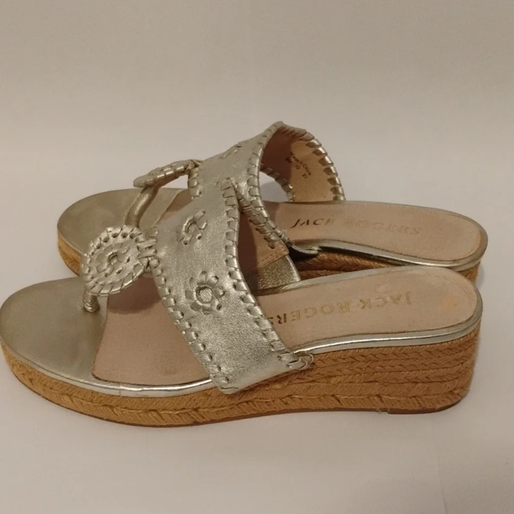 Jack Rogers Sandals Heels Wedge Thong Leather Jute Espadrille Medallion Gold 6 - Picture 2 of 12